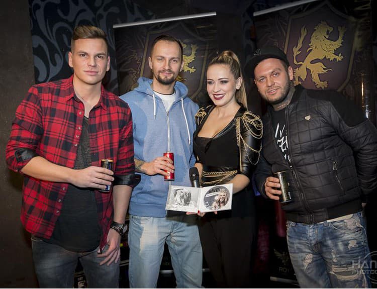 Nový album Dominiky Mirgovej pokrstili raperi Kali, Rakby a Suvereno