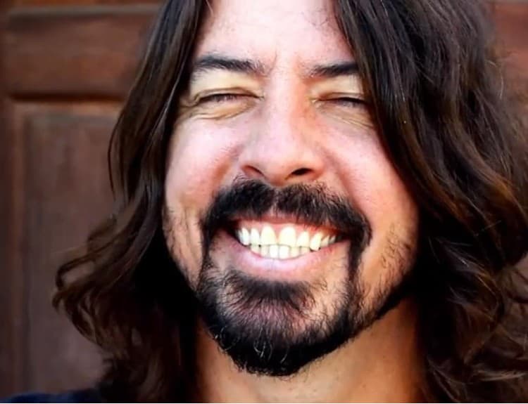 VIDEO: Pozrite si, ako Foo Fighters prekvapili návštevníkov pizzérie