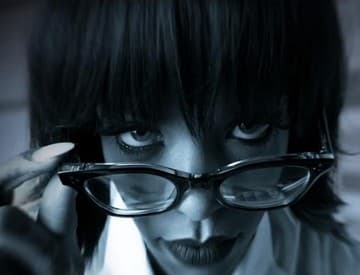 Rihanna si v klipe The Monster zahrala Eminemovu psychoterapeutku