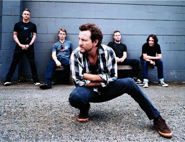 Bývalý manažér Pearl Jam sa priznal, že skupinu okrádal