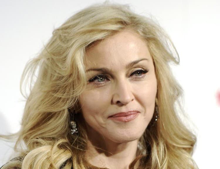 Madonna má opäť mladšieho priateľa