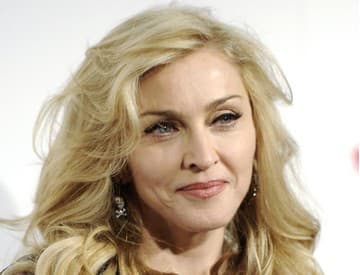 Madonna má opäť mladšieho priateľa