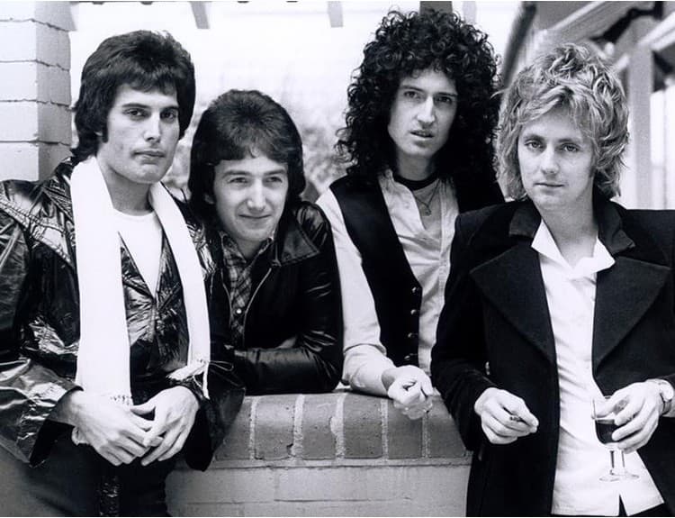 Queen zverejnia novú skladbu s vokálmi Freddieho Mercuryho