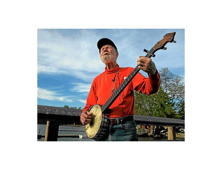 Vo veku 94 rokov zomrel folkový hudobník Pete Seeger