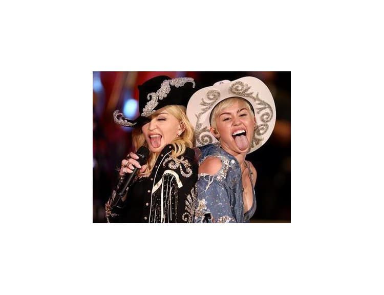 Miley Cyrus v MTV Unplugged ukázala svoje kvality. A potom prišla Madonna