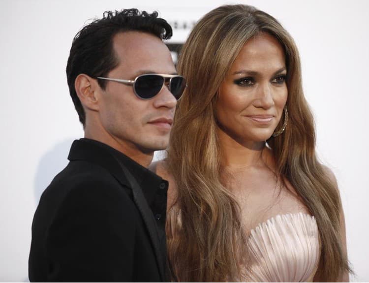Jennifer Lopez sa s rozpadom manželstva vyrovnáva písaním knihy True Love