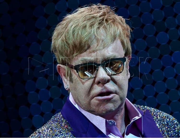 Elton John našiel zabudnuté zábery spred 40 rokov, spravil z nich videoklip