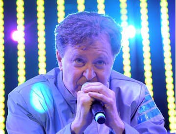 Zomrel Bob Casale, člen rockovej skupiny Devo Zomrel Bob Casale, člen rockovej skupiny Devo