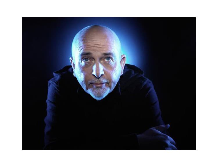 Peter Gabriel má zmysel pre humor. So Stingom si vystrelili zo Springsteena