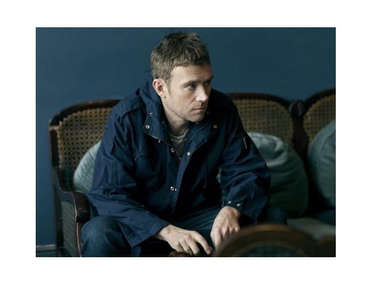 Damon Albarn zverejnil video k piesni Lonely Press Play