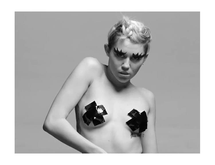 Temná erotika popovej hviezdy: Pozrite si najprovokatívnejšie video Miley Cyrus