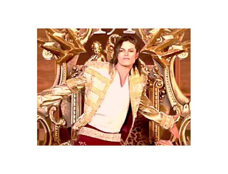 Michael Jackson ožil v podobe hologramu. Pozrite si video, z ktorého mrazí