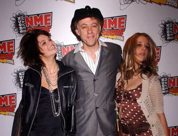 Bob Geldof zaháňa smútok zo straty dcéry koncertovaním Bob Geldof zaháňa smútok zo straty dcéry koncertovaním