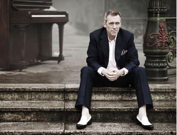 Ahoj, tu je Hugh Laurie... Dr. House osobne pozýva na bratislavský koncert