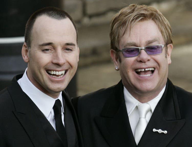 Elton John pred stretnutím s Putinom: Ježiš by súhlasil s manželstvom gayov