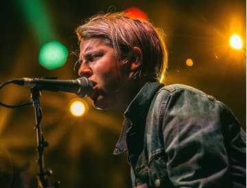 Veľa hudby pre málo ľudí. Talentovaný Tom Odell si zaslúžil viac