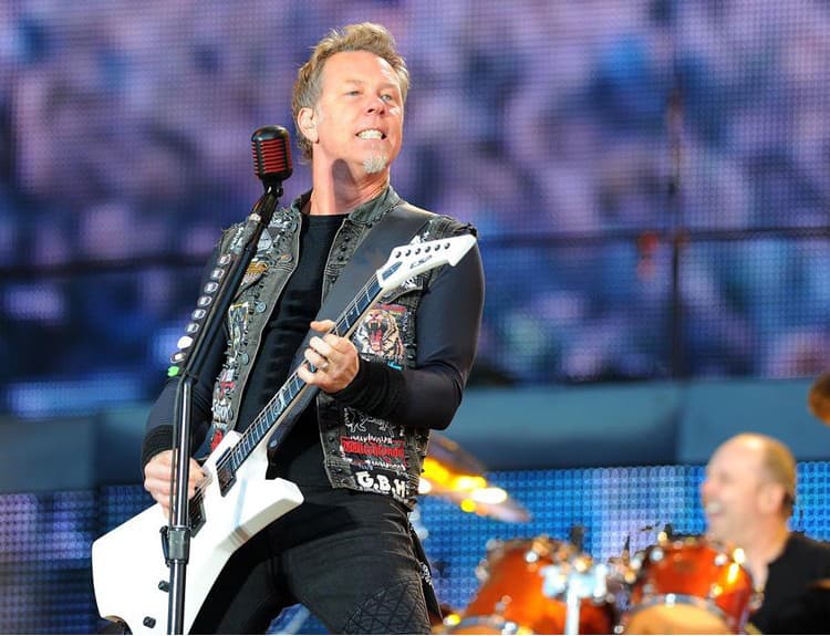 Metallica porazí kritikov aj búrkovú smršť. V Prahe odohrala koncert na želanie