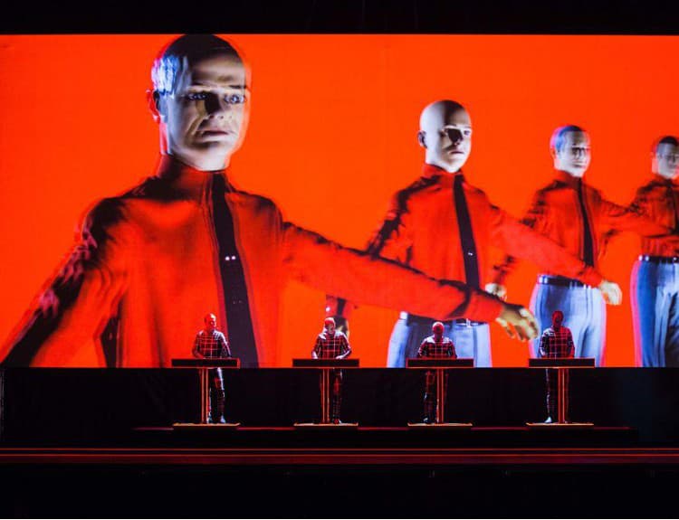 Krásni chlapci z Tame Impala skrotili publikum, Kraftwerk je pre fajnšmekrov