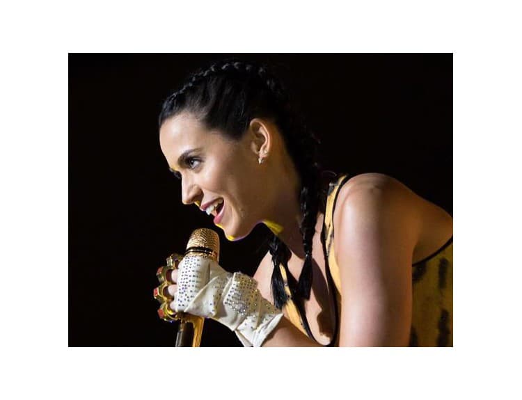 Katy Perry zverejnila lyric video k piesni This Is How We Do