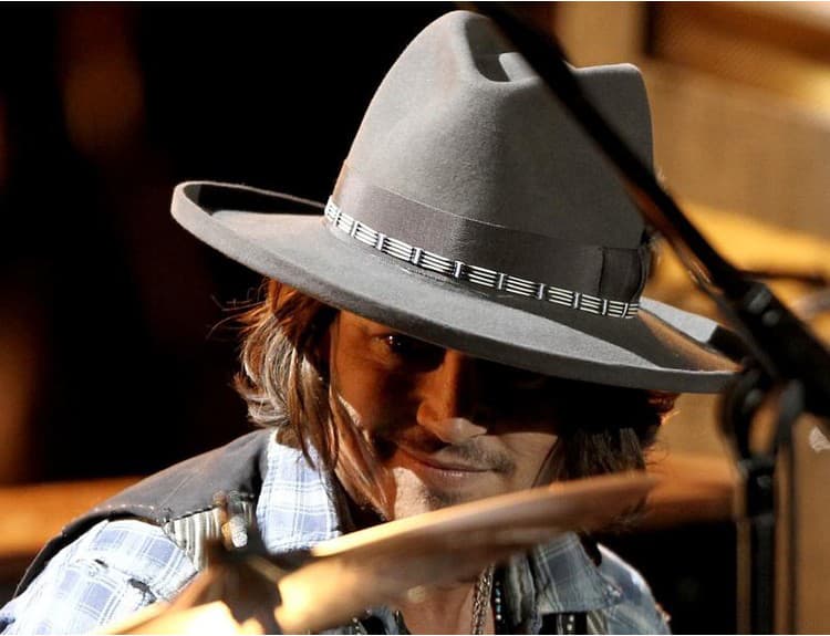 Na albume stratených piesní Boba Dylana hosťoval aj Johnny Depp