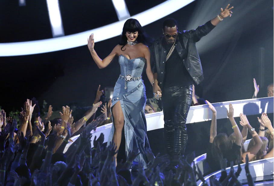 Katy Perry a Juicy J na MTV VMA 2014