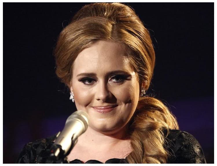 Zverejnili dve skladby Adele z roku 2010, manažment speváčky ich však stiahol