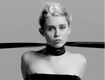 Miley opäť prekvapila: Vypočujte si jej verziu piesne, ktorú preslávili Led Zeppelin Miley opäť prekvapila: Vypočujte si jej verziu piesne, ktorú preslávili Led Zeppelin