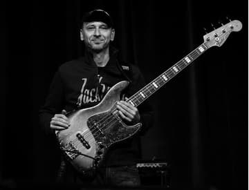 Juraj Griglák vydáva druhý sólový album plný domácich i zahraničných hostí Juraj Griglák vydáva druhý sólový album plný domácich i zahraničných hostí