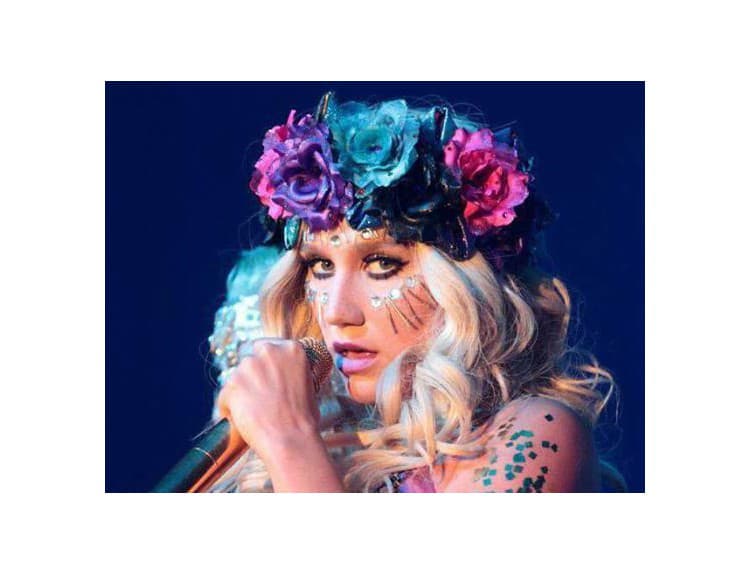 Speváčka Kesha zažalovala známeho producenta za zneužívanie a týranie