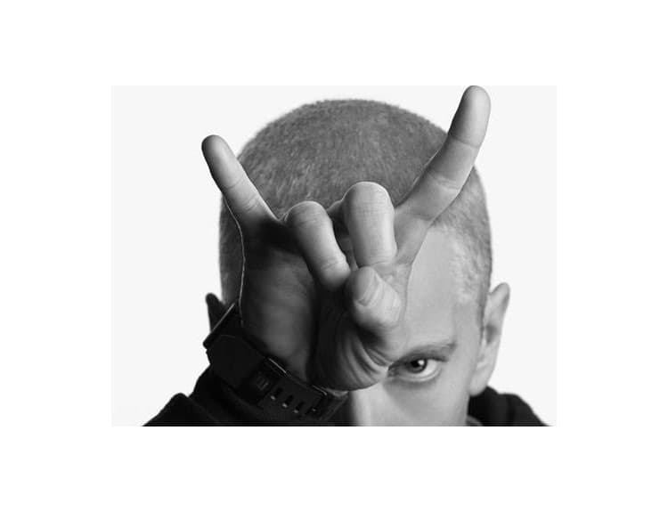 Eminem zverejnil tracklist kompilácie Shady XV