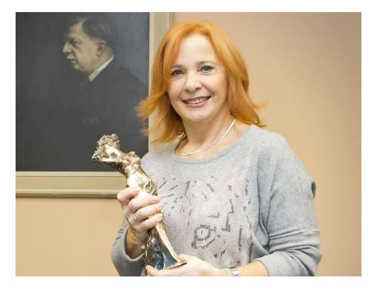 Kamila Magálová si dodatočne prevzala cenu SOZA pre svojho starého otca