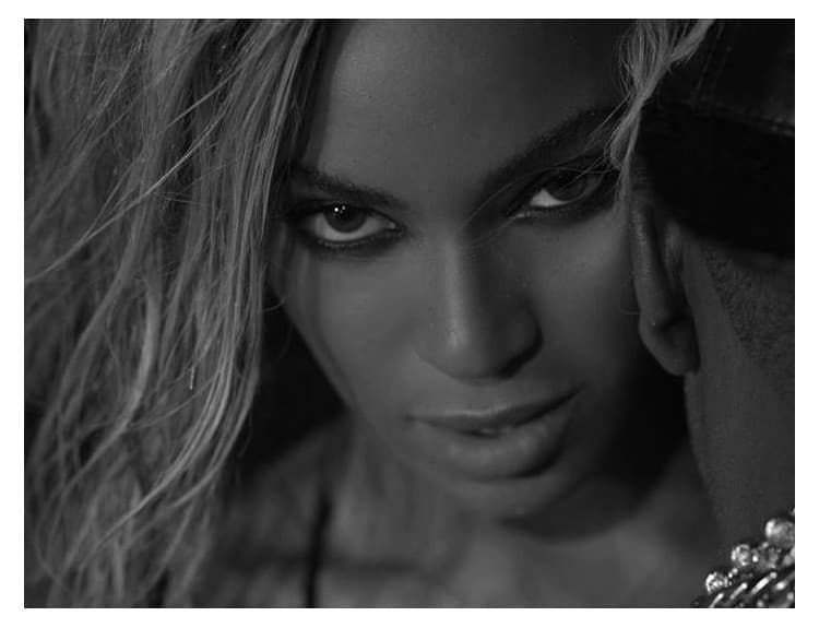 Beyoncé a Jay Z čelia žalobe za Drunk In Love. Vysamplovali maďarskú speváčku?