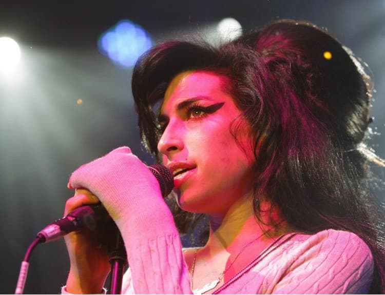 Mark Ronson venoval svoj nový album zosnulej Amy Winehouse