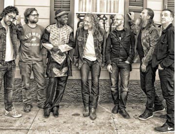 Robert Plant sa po roku vráti do Českej republiky. 23. júla vystúpi v Brne Robert Plant sa po roku vráti do Českej republiky. 23. júla vystúpi v Brne