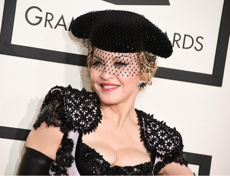 Príliš stará Madonna? Podľa BBC je už pre mladých poslucháčov irelevantná