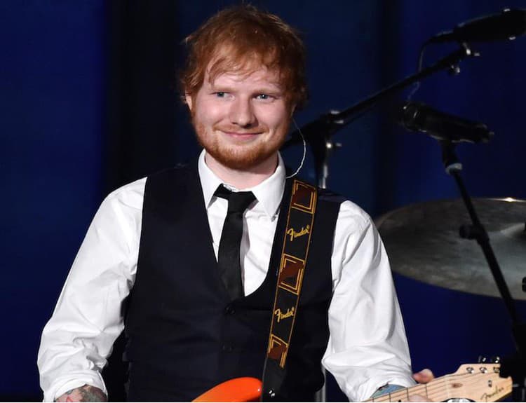 Ed Sheeran zaspieval fanúšikom na svadbe