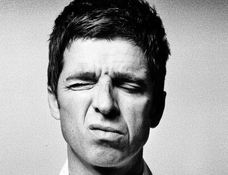 Pobavený Noel Gallagher: Od fanúšika dostal portrét svojho brata Liama