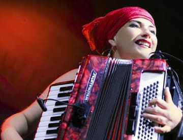 Dikanda, skvost svetovej world music, vystúpi po prvýkrát v Bratislave Dikanda, skvost svetovej world music, vystúpi po prvýkrát v Bratislave