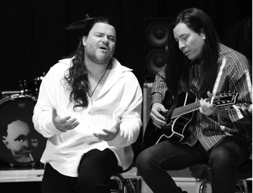Známy romantický hit má nový klip. Natočili ho komici Jack Black a Jimmy Fallon Známy romantický hit má nový klip. Natočili ho komici Jack Black a Jimmy Fallon