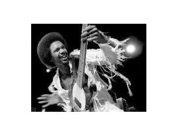 Zomrel basgitarista Louis Johnson, ktorý nahrával aj Jacksonove hity Zomrel basgitarista Louis Johnson, ktorý nahrával aj Jacksonove hity
