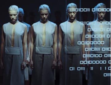 Paranoja kapely Muse pokračuje: V novom videu sa obáva klonovania Paranoja kapely Muse pokračuje: V novom videu sa obáva klonovania
