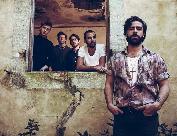 VIDEO: Foals zverejnili svoj najdivokejší singel What Went Down