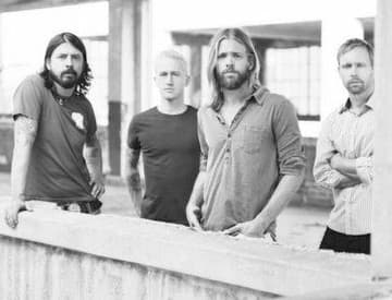 Foo Fighters rušia ďalšie koncerty, nevystúpia ani na Glastonbury