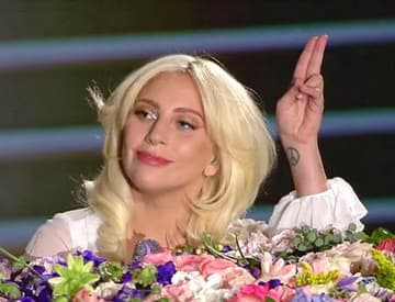 Za jednu pesničku 2 milióny dolárov: Pozrite si, ako Lady Gaga spievala Lennona Za jednu pesničku 2 milióny dolárov: Pozrite si, ako Lady Gaga spievala Lennona
