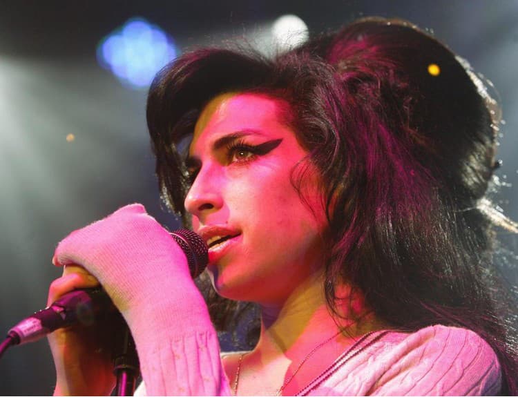 The Libertines na novinke inšpirovala Amy Winehouse, bola s nimi v štúdiu