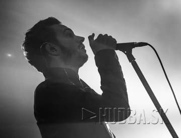 Editors predstavili videoklip k novinke Marching Orders