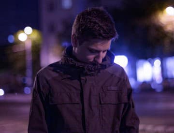 Nováčik Bulp sa pred debutovým EP predstavuje singlom Far Light Nováčik Bulp sa pred debutovým EP predstavuje singlom Far Light