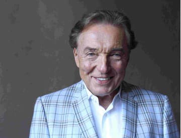 Karel Gott po vyšetrení srdca: Poslúchnem lekárov a zvoľním pracovné tempo Karel Gott po vyšetrení srdca: Poslúchnem lekárov a zvoľním pracovné tempo