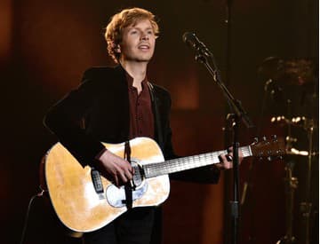 Beck odohral v Londýne koncert pre sto ľudí