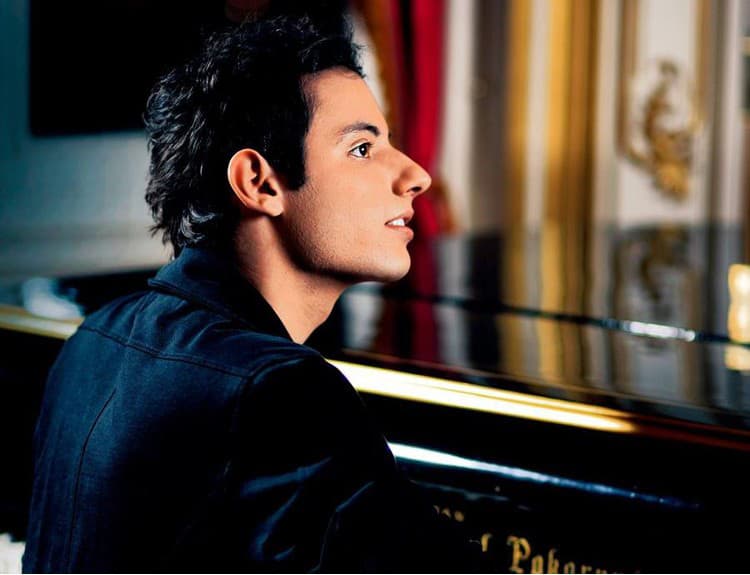Hrá na klavíri ako pán a miluje Jacksona: Maďarský supertalent je hitom internetu!
